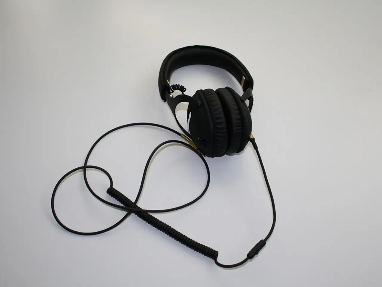 Razer Kraken V4 Pro Headset Review: A Sound Experience Like None Other - Seismic-grade Audio...