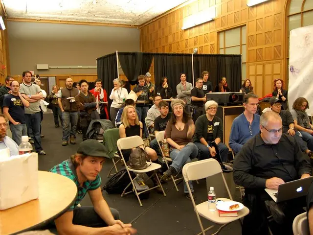 Compact Home Office Solutions: 13 Desktop Options to Maximize Efficiency and Minimize Footprint