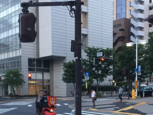 X-posted driver on Facebook by Boris Palmer: "Scooter rider experiences severed brain"