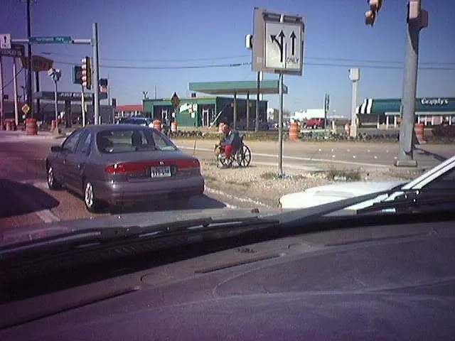 New Electric Vehicle, Polestar 4, Breaks Away Freely in the Past