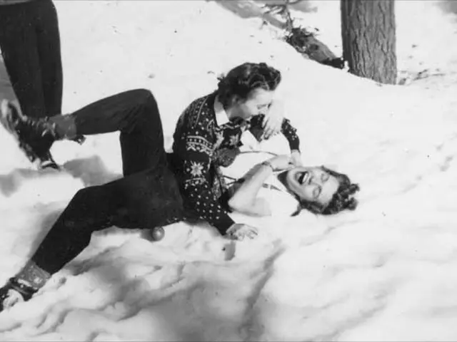 'Large Number of New Users' Joins Cardano, Charles Hoskinson Boasts About Growing Community