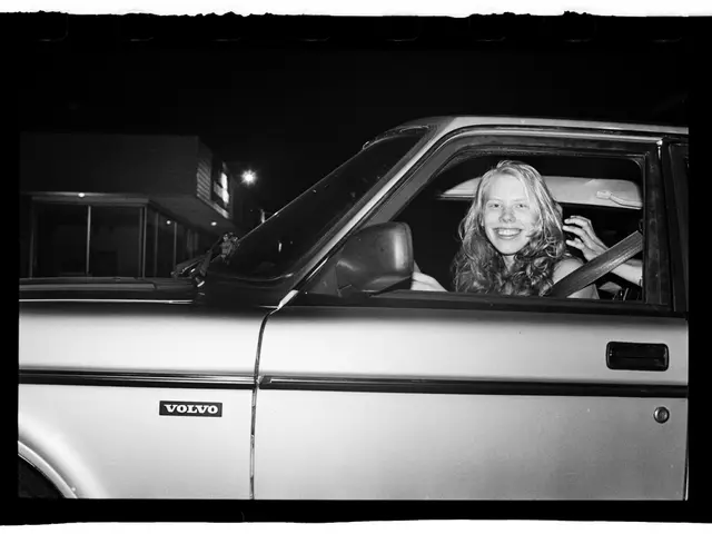 Hybrid sedan, the Geely Galaxy A7, rakes in over 10,000 orders during its inaugural sales day.