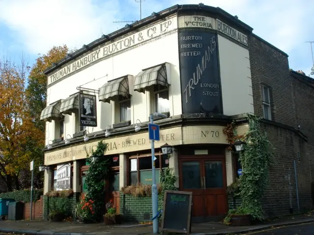 Outdoor gobo projectors unveiled by Innaya Store, set to revolutionize visual communication in...