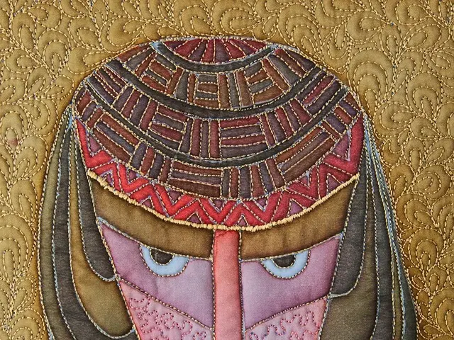 Concurrent Data Management Strategies in C Programming