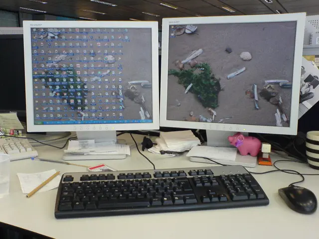 CEO of OpenAI, Sam Altman, supports Merge Labs, a company that competes with Neuralink.